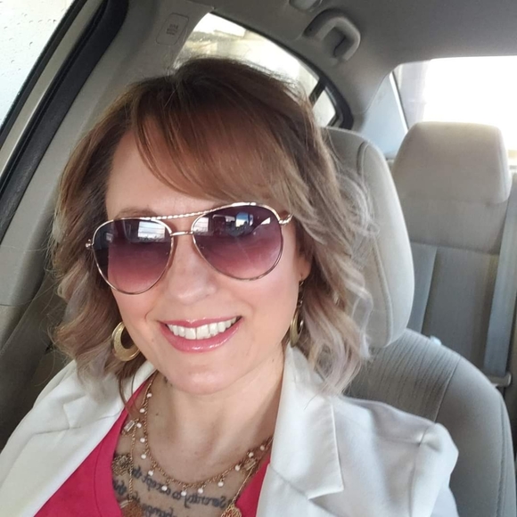 Meet your Posher, Angela - Picture 8 of 8